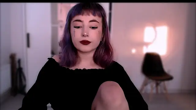 Snapshot of purplewitch chatting on December 20, 10:33 am purplewitch online show from December 20, 10:33 am