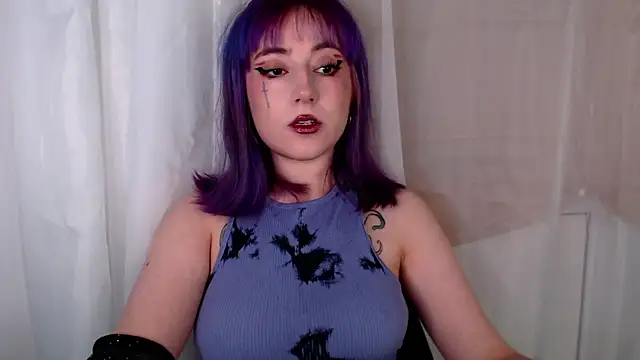 Snapshot of purplewitch chatting on February 4, 7:53 pm purplewitch online show from February 4, 7:53 pm
