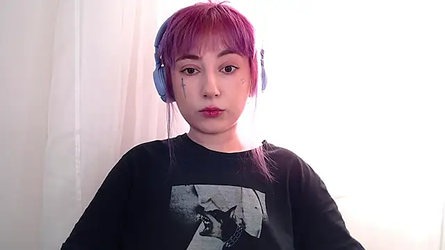 Snapshot of purplewitch chatting on February 12, 4:07 am purplewitch online show from February 12, 4:07 am