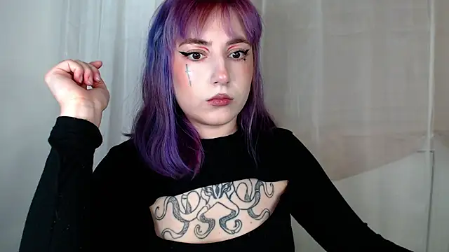 Snapshot of purplewitch chatting on February 12, 8:37 pm purplewitch online show from February 12, 8:37 pm