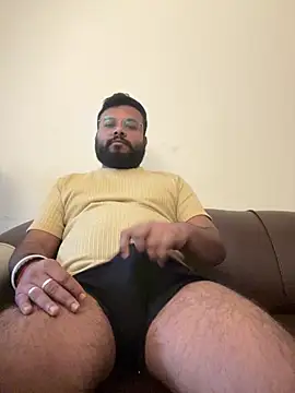 SoloChill online show from April 6, 12:30 am