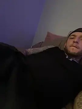 cruz815 online show from December 4, 8:06 pm