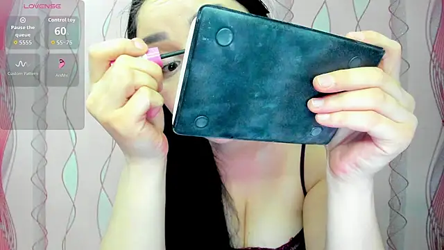 AddieAdams online show from February 27, 6:35 am