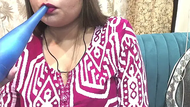 Snapshot of Kannu- chatting on July 14, 10:54 am Kannu- online show from July 14, 10:54 am