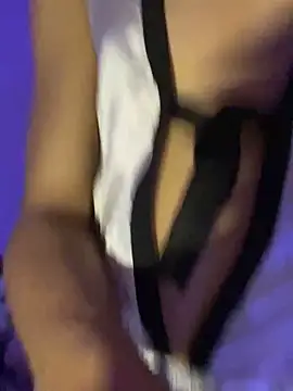 allicemackenzie online show from November 30, 3:32 am