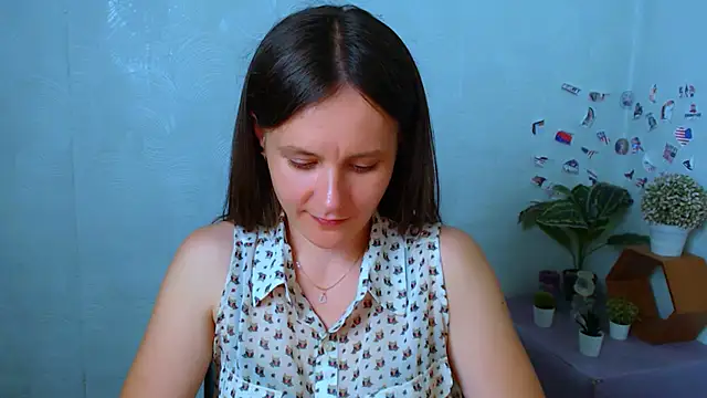 ValeriaHeart  online show from June 18, 1:26 pm