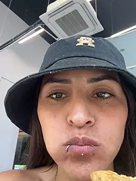 Sofiadelacruz online show from May 9, 8:14 pm