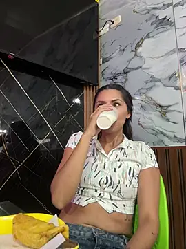 Sofiadelacruz online show from July 8, 10:25 pm