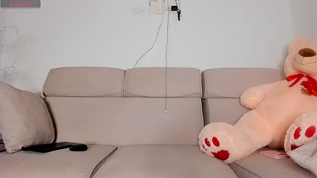 Snapshot of curly_sweett1 chatting on February 9, 1:53 am curly sweett1 online show from February 9, 1:53 am