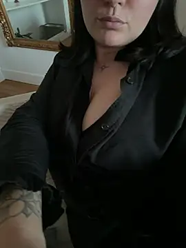 Snapshot of Orgasmille chatting on April 5, 6:05 pm Orgasmille online show from April 5, 6:05 pm