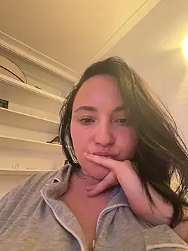 Snapshot of Orgasmille chatting on April 10, 8:46 pm Orgasmille online show from April 10, 8:46 pm