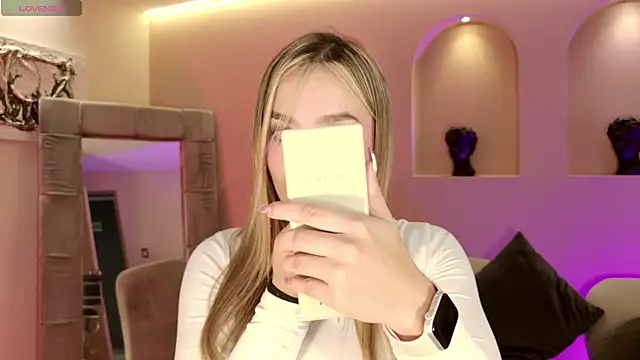 Snapshot of AmaiaHaywood chatting on February 3, 6:00 am AmaiaHaywood online show from February 3, 6:00 am