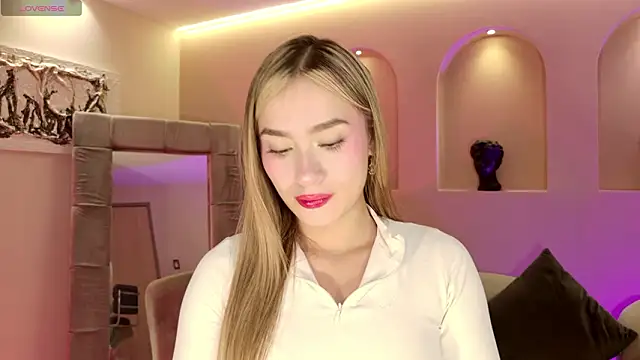 Snapshot of AmaiaHaywood chatting on February 3, 6:22 am AmaiaHaywood online show from February 3, 6:22 am