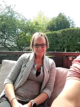 Fuxy-love69 online show from April 18, 12:53 pm