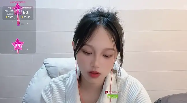 xunian71O online show from February 12, 10:37 pm