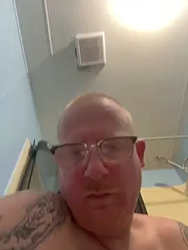 Snapshot of ClimbedCaelum chatting on February 24, 4:32 am ClimbedCaelum online show from February 24, 4:32 am