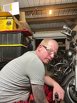 Snapshot of ClimbedCaelum chatting on March 5, 2:51 am ClimbedCaelum online show from March 5, 2:51 am