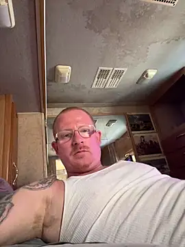 Snapshot of ClimbedCaelum chatting on April 2, 6:16 pm ClimbedCaelum online show from April 2, 6:16 pm