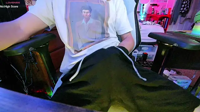 AaronSkeetman online show from July 4, 12:00 pm
