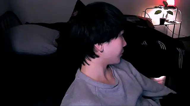 Snapshot of rennnuts chatting on November 23, 9:47 pm rennnuts online show from November 23, 9:47 pm