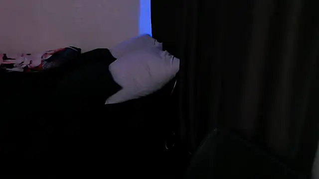 Snapshot of rennnuts chatting on December 20, 3:30 pm rennnuts online show from December 20, 3:30 pm