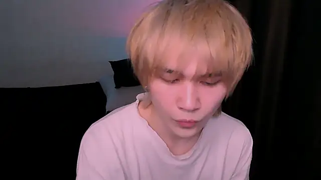 Snapshot of rennnuts chatting on February 7, 12:58 am rennnuts online show from February 7, 12:58 am