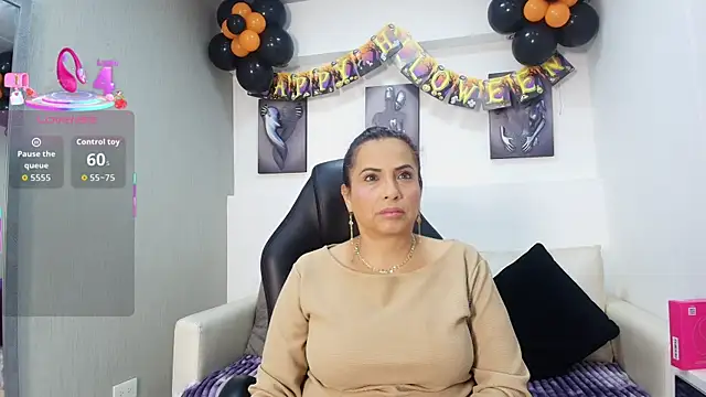 Snapshot of GochitaWild chatting on October 12, 12:59 pm GochitaWild online show from October 12, 12:59 pm