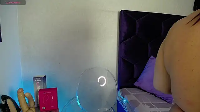 Snapshot of GochitaWild chatting on November 6, 7:59 pm GochitaWild online show from November 6, 7:59 pm