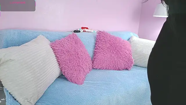 Snapshot of Hiyakasudere chatting on December 22, 6:16 pm Hiyakasudere online show from December 22, 6:16 pm