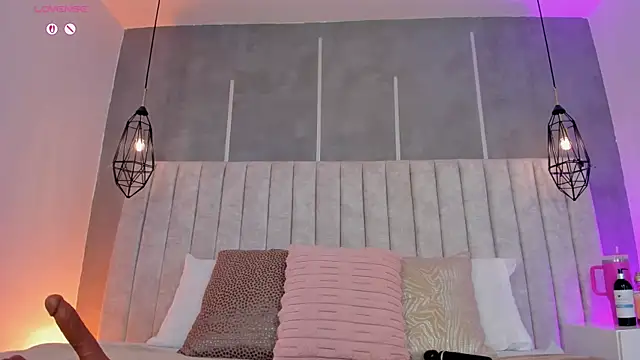 Arianasweeet online show from June 25, 8:13 pm