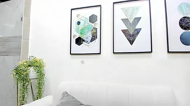 Snapshot of LilibetAndStrong chatting on February 12, 5:48 pm LilibetAndStrong online show from February 12, 5:48 pm