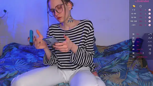 Miss lionheart online show from March 4, 5:42 am