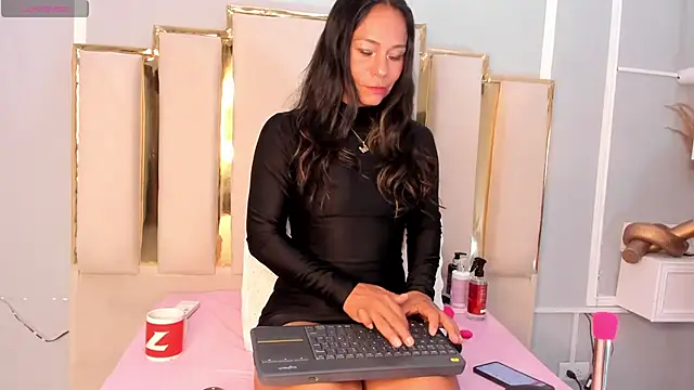 emmysandoval online show from June 2, 12:51 pm
