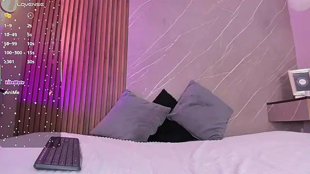 ariana jhonson1 online show from November 5, 12:49 pm