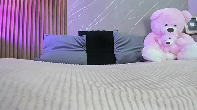 ariana jhonson1 online show from November 19, 12:38 pm