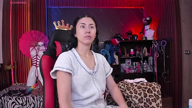 XiaQueen online show from June 17, 11:34 am