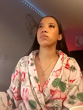 SallyWhitee online show from March 22, 4:49 am