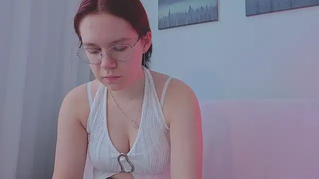 Mia Luw online show from June 27, 4:06 am