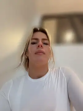 oliviafranciis online show from July 21, 9:39 pm