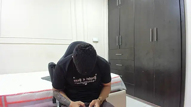 ANDRES STUD online show from April 15, 5:14 am