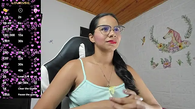 Snapshot of alisson_hoffman05 chatting on May 16, 11:03 pm alisson hoffman05 online show from May 16, 11:03 pm