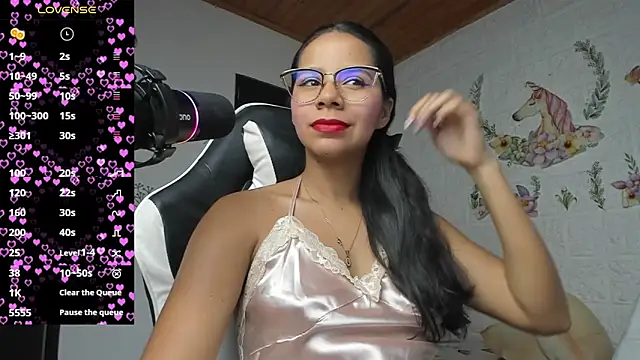 alisson hoffman05 online show from July 30, 10:20 pm