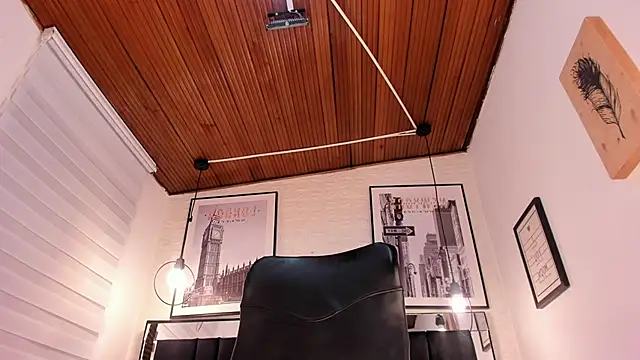 tylla  online show from September 24, 2:59 am