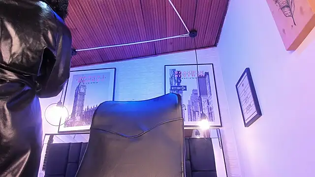 tylla  online show from October 2, 4:08 am