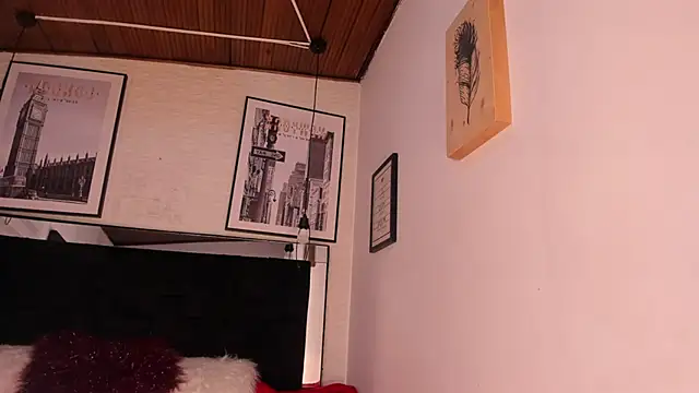 tylla  online show from December 5, 3:48 am