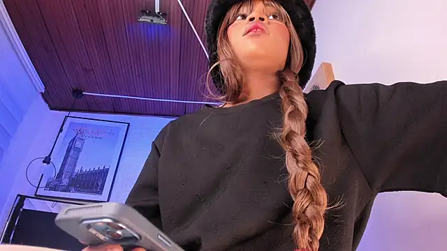 tylla  online show from January 8, 7:49 pm