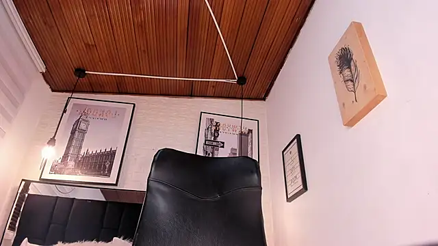 tylla  online show from February 13, 8:16 pm