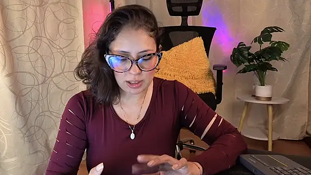Snapshot of sophia_dumont chatting on June 8, 3:29 am sophia dumont online show from June 8, 3:29 am