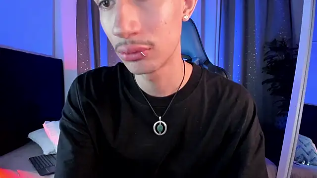 NovaaWheler online show from October 9, 7:45 pm