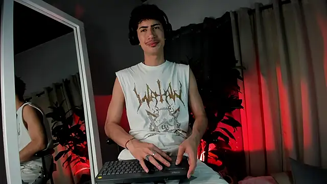 NovaaWheler online show from October 13, 8:20 pm